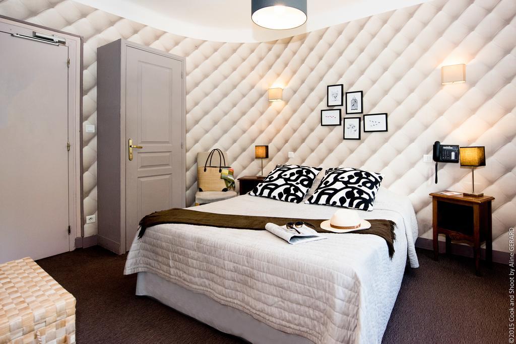 Aubignosc Logis Hotel La Magnanerie - Cote Bistro חדר תמונה