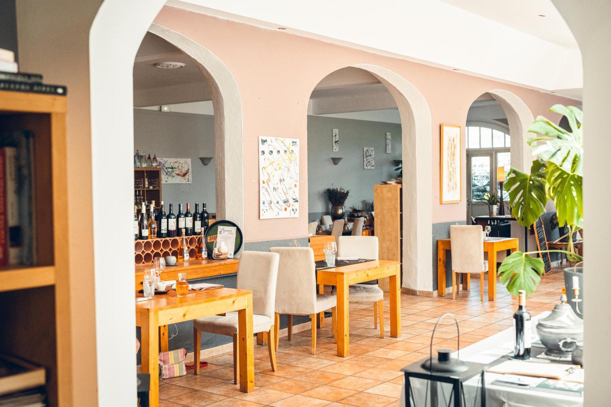 Aubignosc Logis Hotel La Magnanerie - Cote Bistro מראה חיצוני תמונה