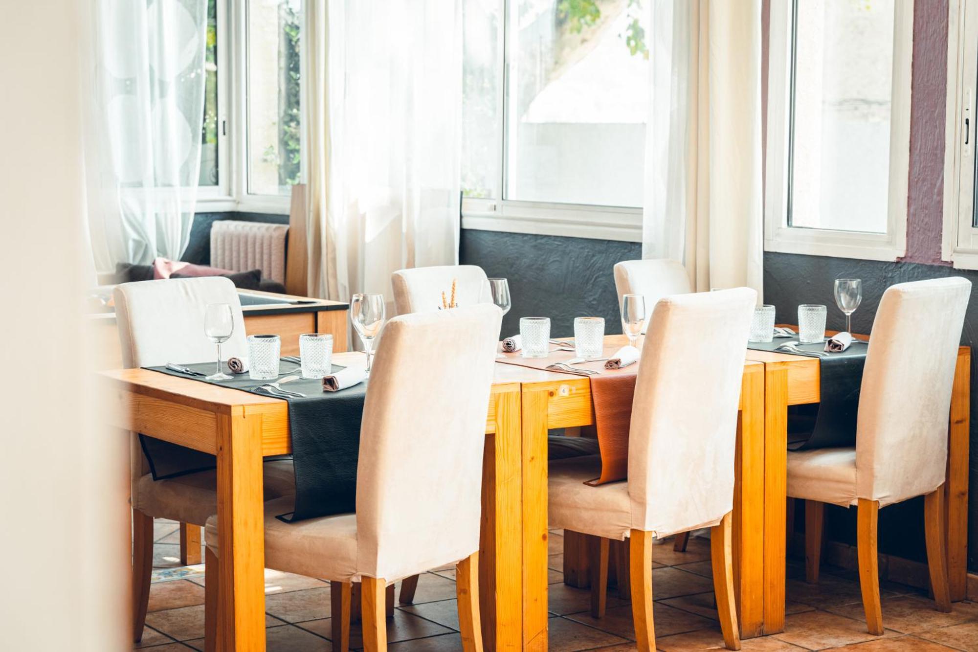 Aubignosc Logis Hotel La Magnanerie - Cote Bistro מראה חיצוני תמונה