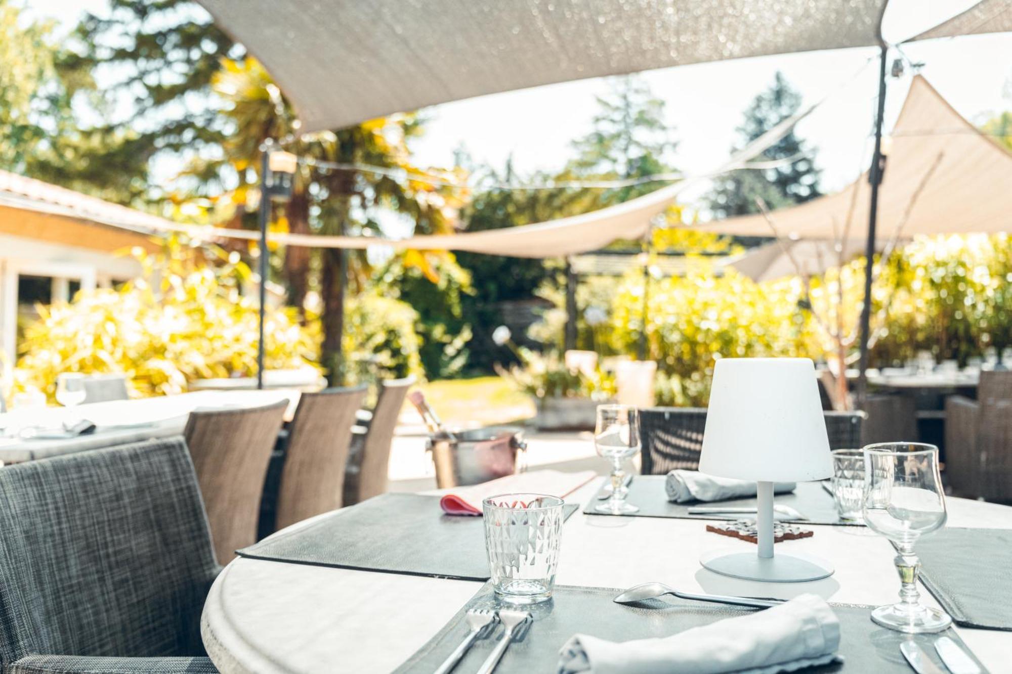 Aubignosc Logis Hotel La Magnanerie - Cote Bistro מראה חיצוני תמונה