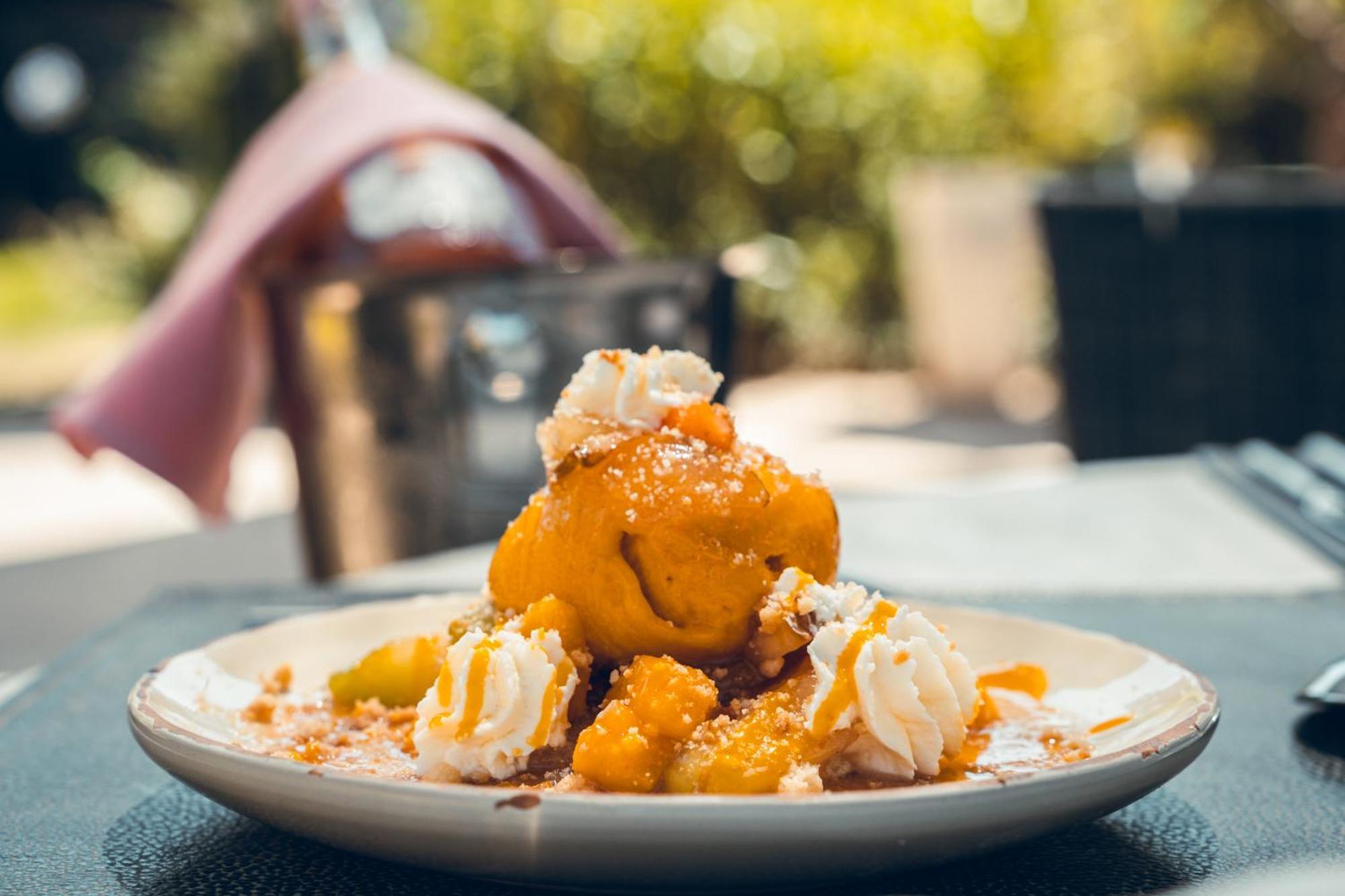 Aubignosc Logis Hotel La Magnanerie - Cote Bistro מראה חיצוני תמונה