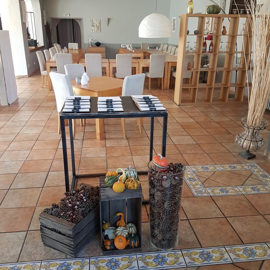 Aubignosc Logis Hotel La Magnanerie - Cote Bistro מראה חיצוני תמונה