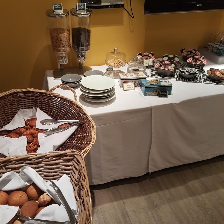 Aubignosc Logis Hotel La Magnanerie - Cote Bistro מראה חיצוני תמונה